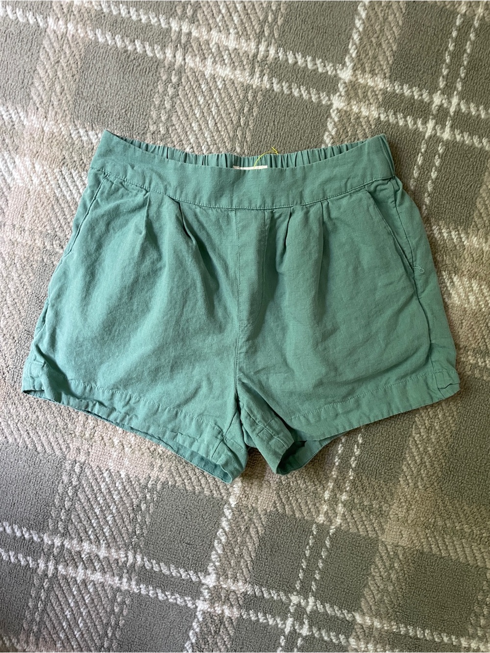 PACT organic cotton linen blend pull on green shorts s